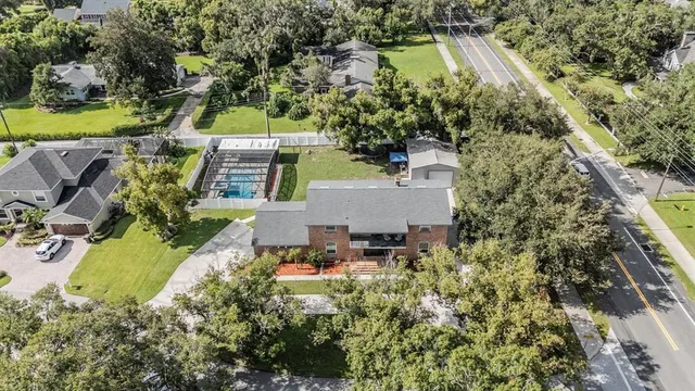 $769,500 | 811 Fairlington Drive, Lakeland, FL 33813