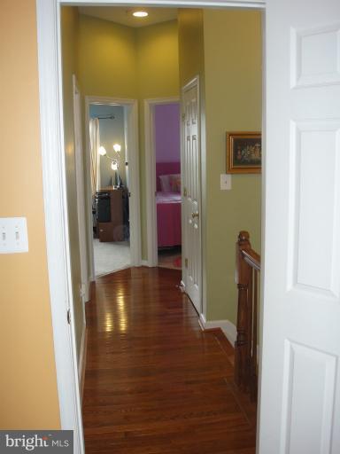 14160 Tatani Drive Boyds, MD 20841 - Photo 2 of 19 Upper level hall