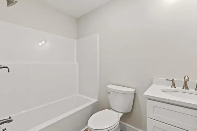 $430,000 | 1178 Meadow Road, Casco, ME 04015