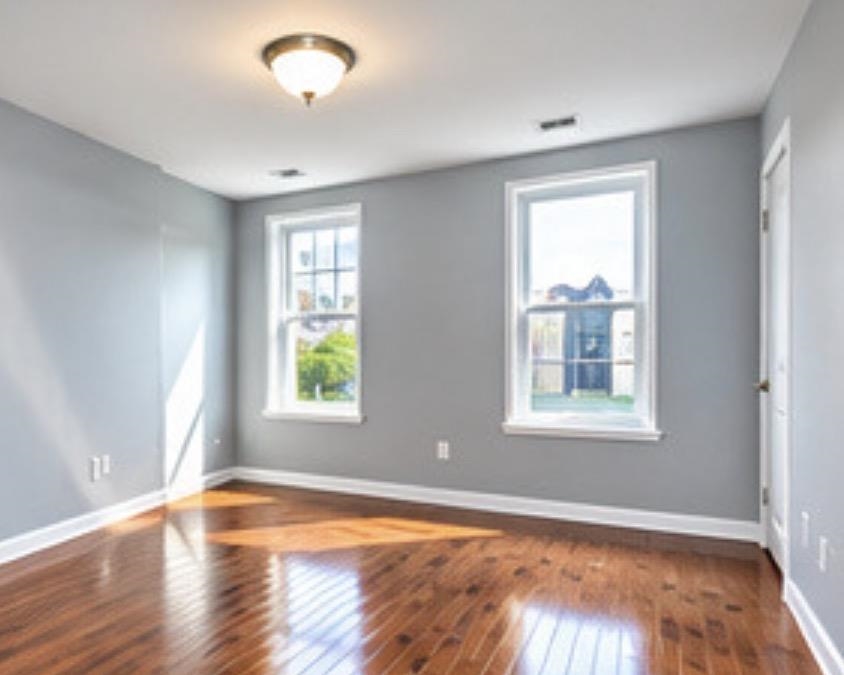 142 Ripley Place Elizabeth, NJ 07206 - Photo 8 of 21 Gallery Image 8