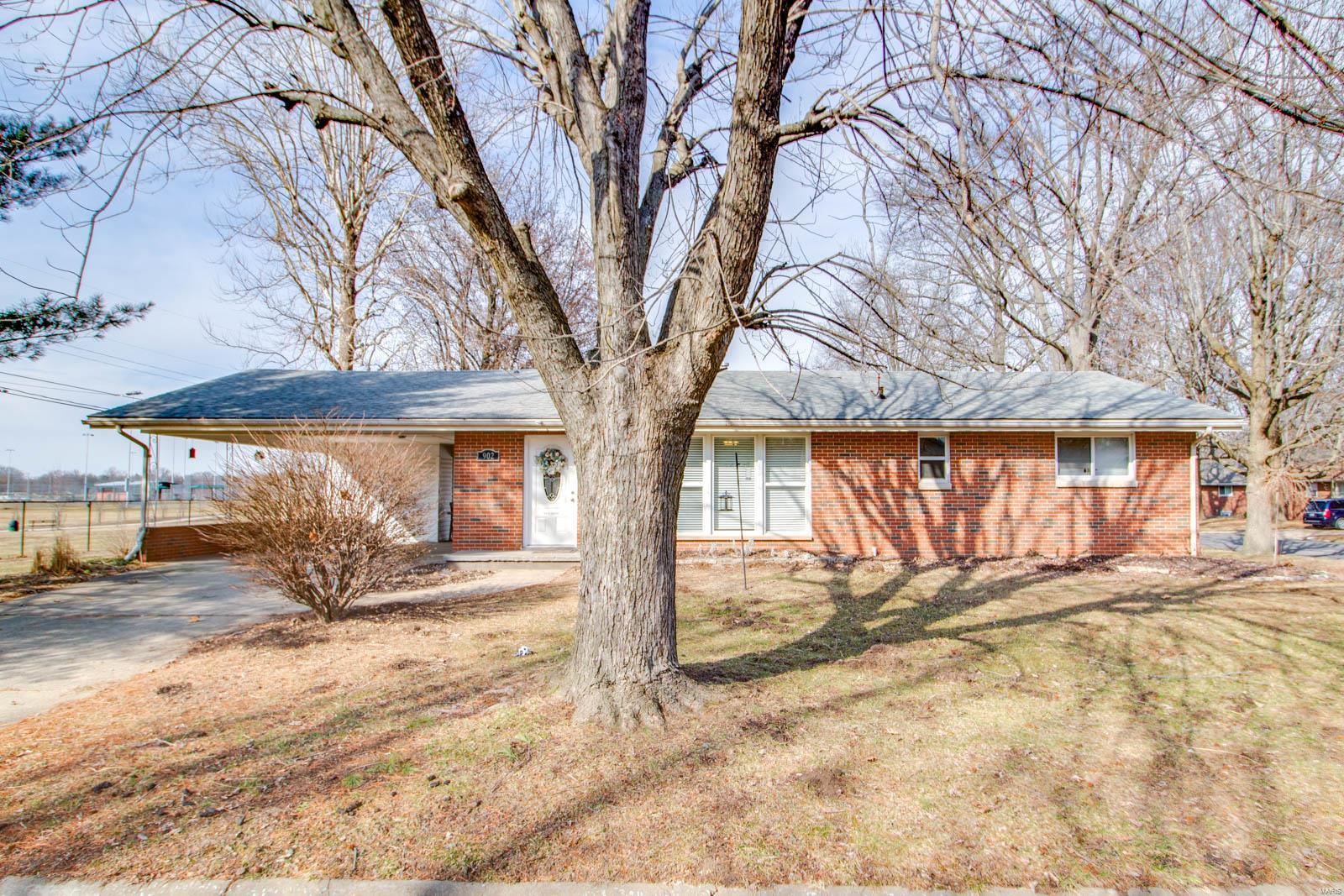 902 Pardee Road Godfrey, IL 62035 - Photo 1 of 33 Gallery Image 1