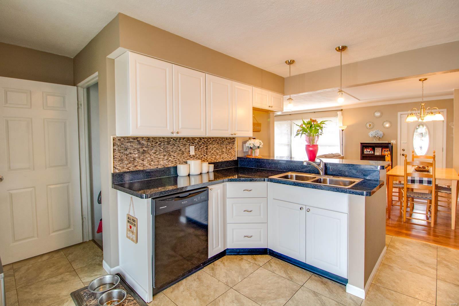 902 Pardee Road Godfrey, IL 62035 - Photo 14 of 33 Gallery Image 14