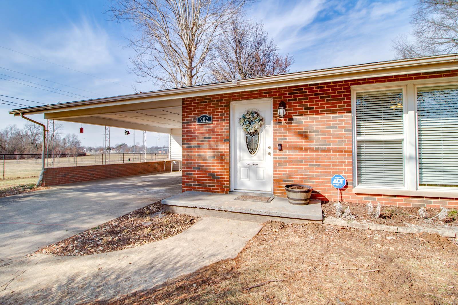 902 Pardee Road Godfrey, IL 62035 - Photo 4 of 33 Gallery Image 4