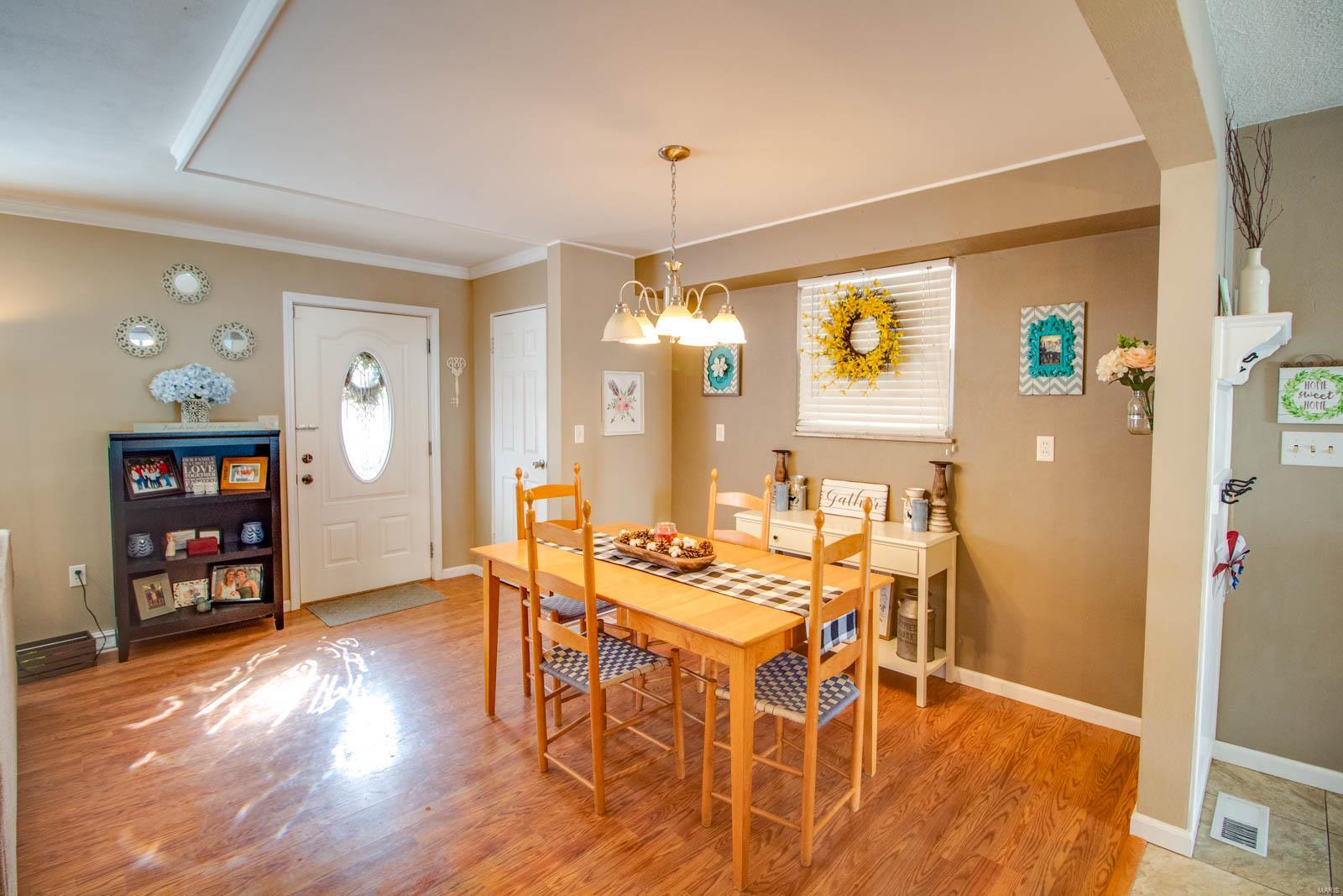 902 Pardee Road Godfrey, IL 62035 - Photo 6 of 33 Gallery Image 6