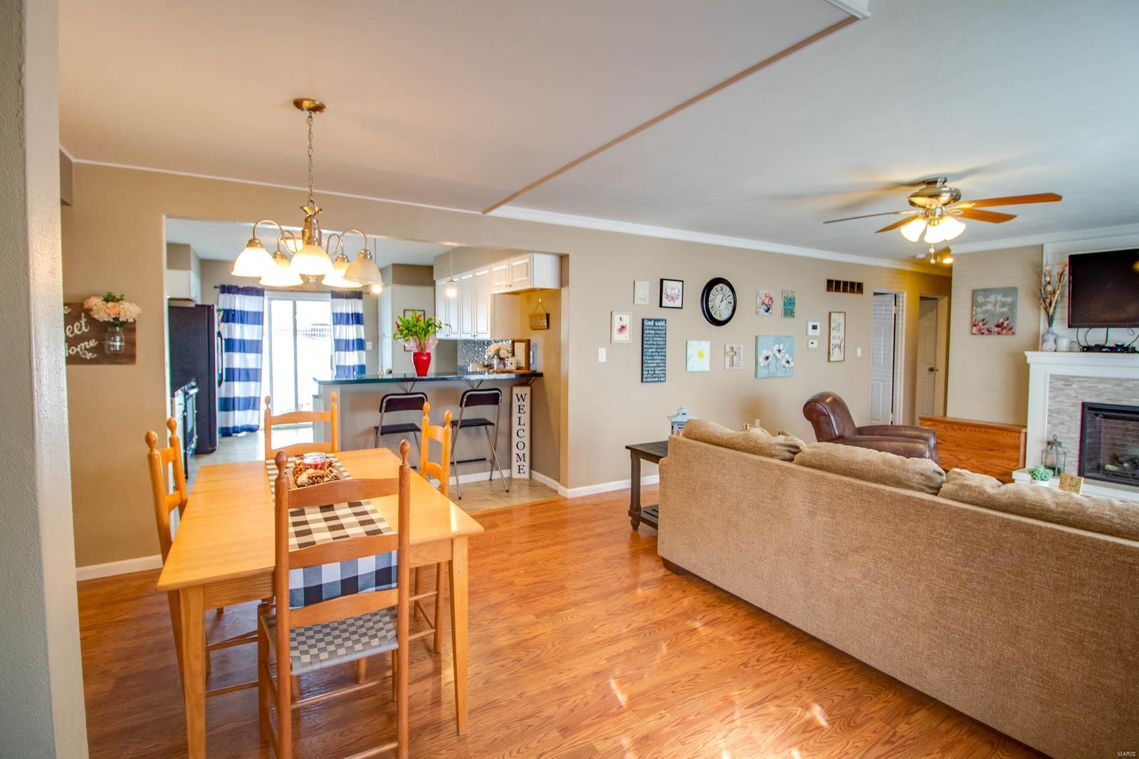 902 Pardee Road Godfrey, IL 62035 - Photo 10 of 33 Gallery Image 10