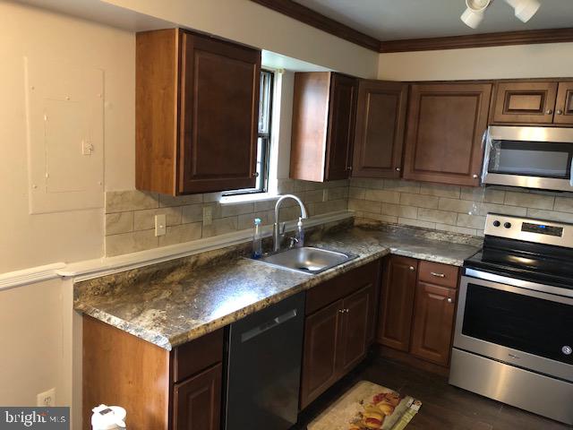 66 Brookshire Road Sicklerville, NJ 08081 - Photo 3 of 18 Gallery Image 3