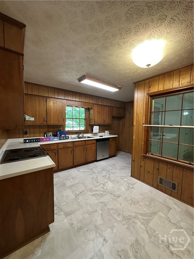 375 Segrest Circle Athens, GA 30605 - Photo 8 of 43