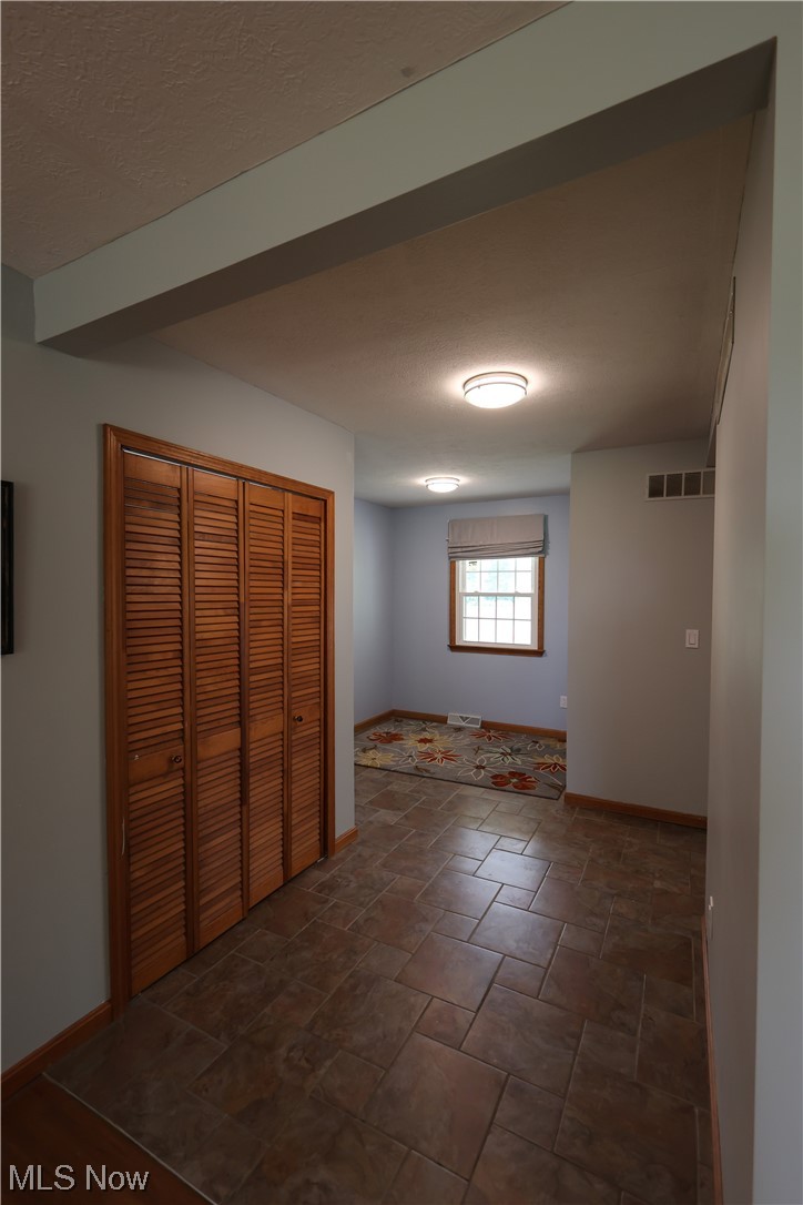 40048 Whitney Road Lagrange, OH 44050 - Photo 10 of 31 Gallery Image 10