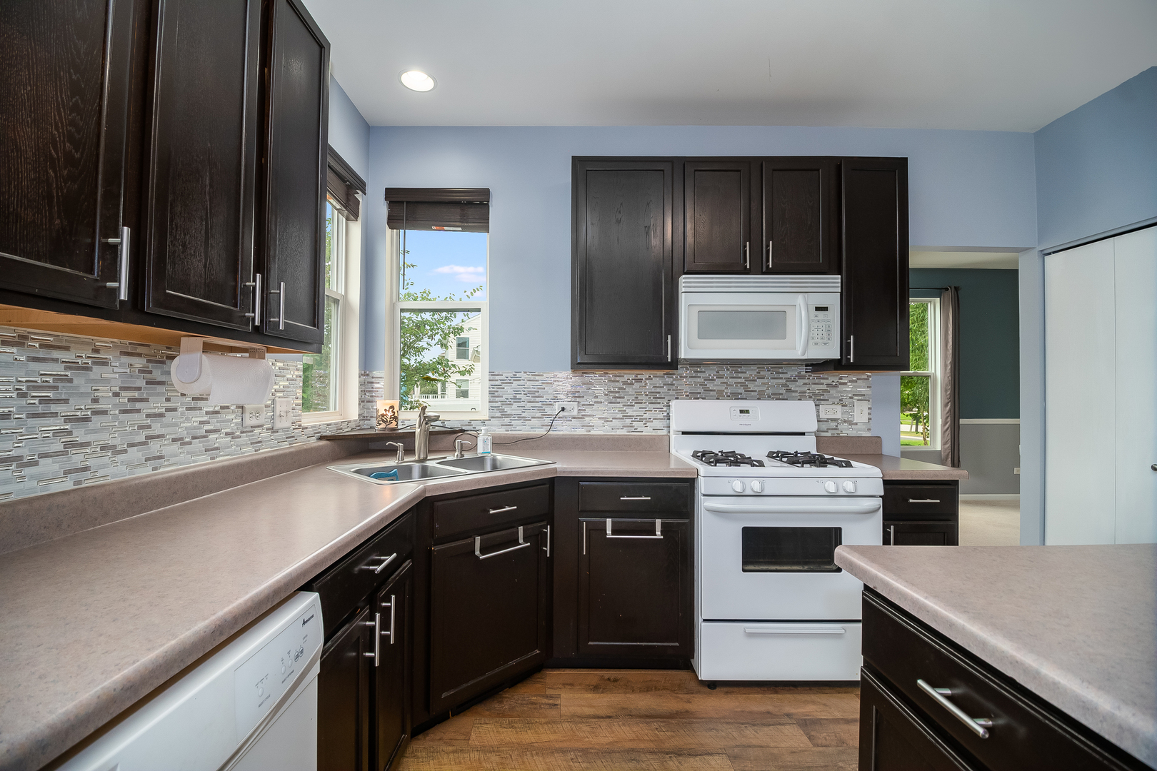 1405 Roth Drive Joliet, IL 60431 - Photo 3 of 24