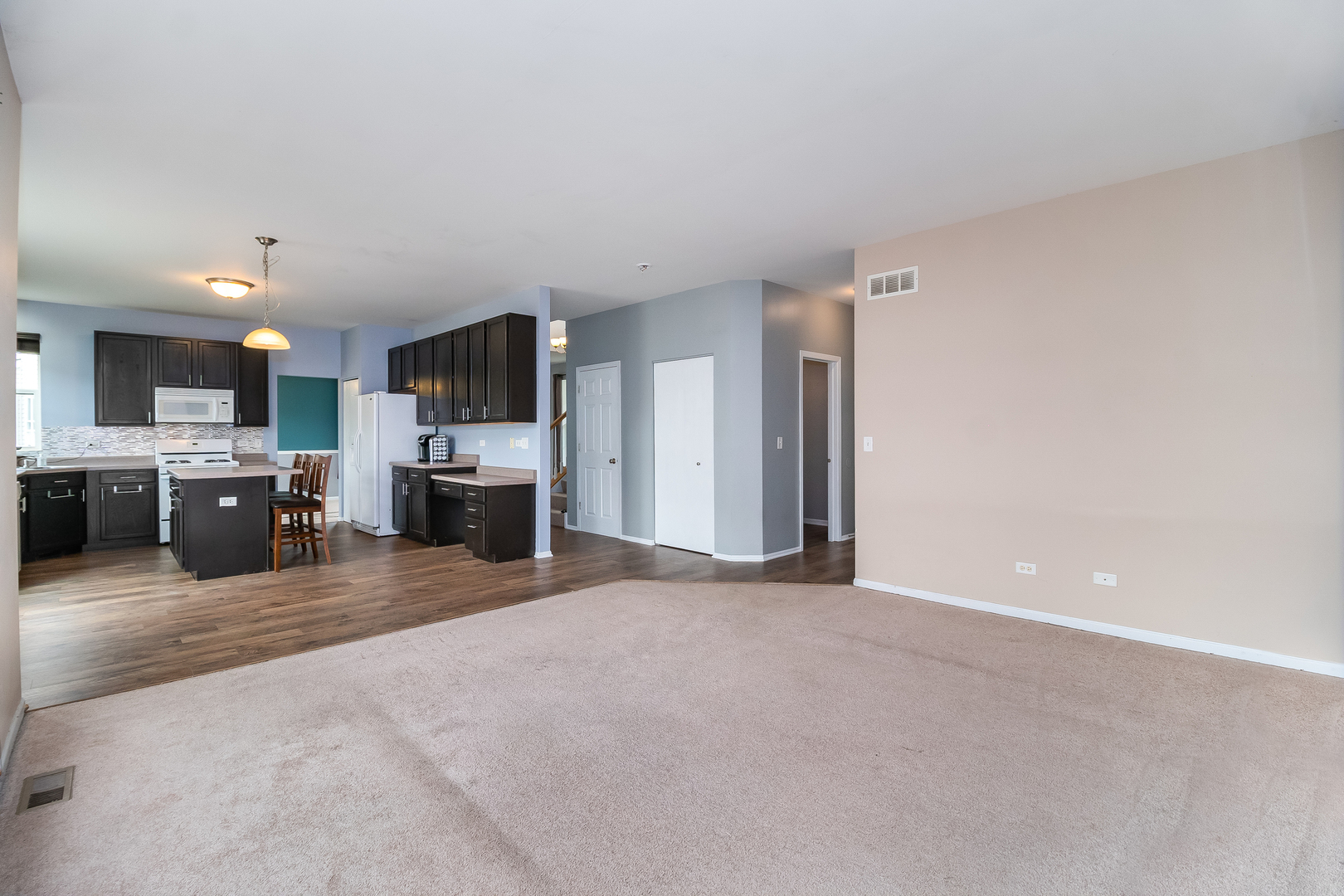 1405 Roth Drive Joliet, IL 60431 - Photo 6 of 24