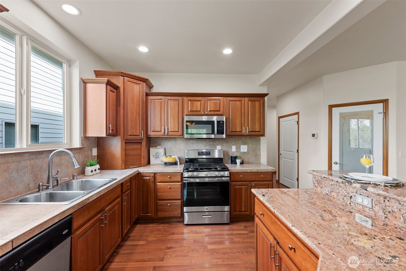 23809 22nd Avenue West Bothell, WA 98021 - Photo 10 of 28