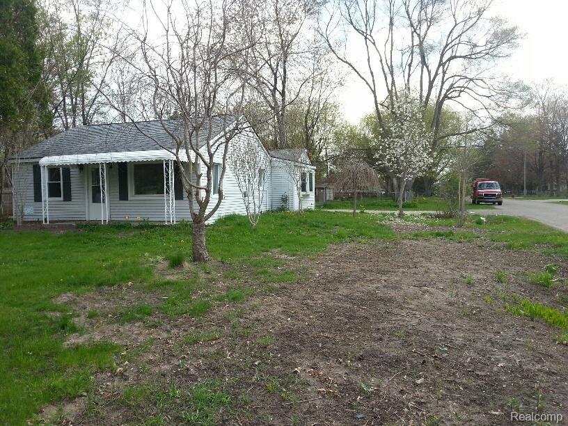 4880 Sashabaw Road Clarkston, MI 48346 - Photo 3 of 21 side 2.jpg