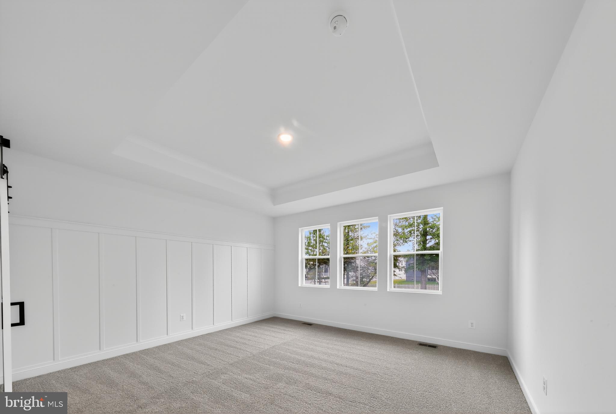 264 North Rdg Brk Drive Felton, DE 19943 - Photo 12 of 20 an empty room with windows