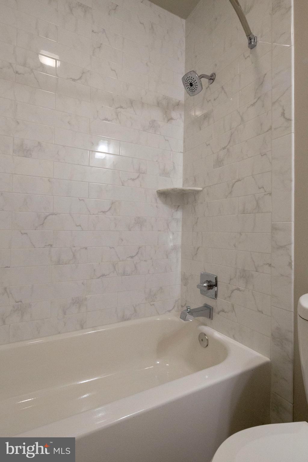 313 Creek Drive, Unit 53 Wayne, PA 19087 - Photo 15 of 17 new bathtub