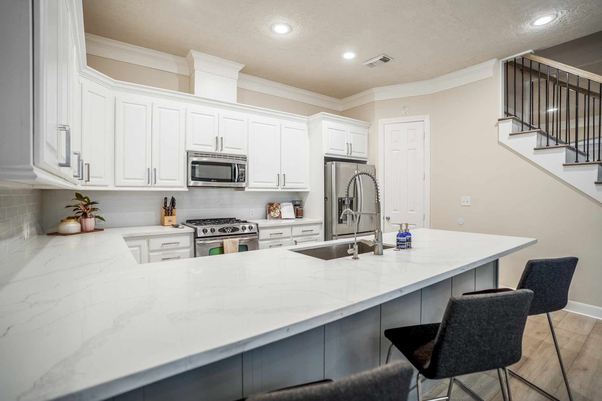 4236 Drake Street Houston, TX 77005 - Photo 7 of 43 A close up of the kitchen.
