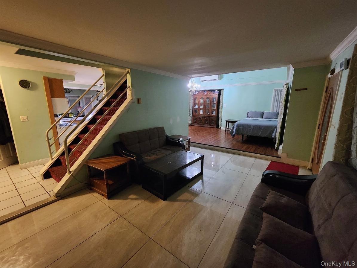 3591 Fiddler Lane Bethpage, NY 11714 - Photo 3 of 10