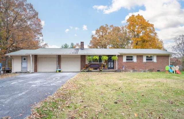 $370,000 | 844 Miller Road, Signal Mountain, TN 37377