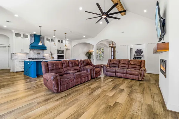 $650,000 | 440 Farm To Market 223, Shepherd, TX 77371