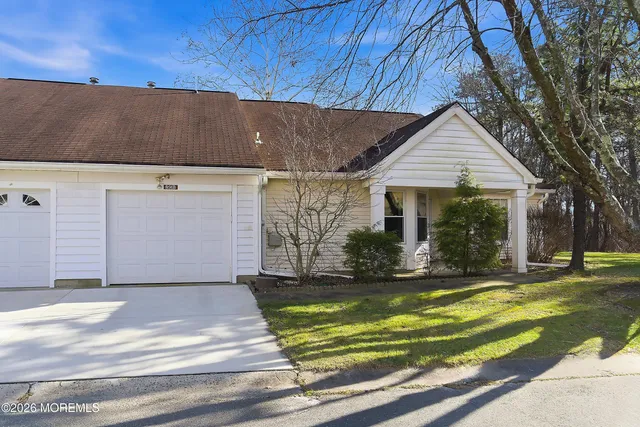 $325,000 | 891 B Stratford Court, Unit B, Manchester Township, NJ 08759