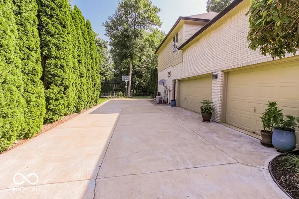 $649,900 | 7619 Oak Grove Drive, Indianapolis, IN 46259