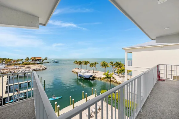 $4,490,000 | 865 50th Street Gulf, Marathon, FL 33050