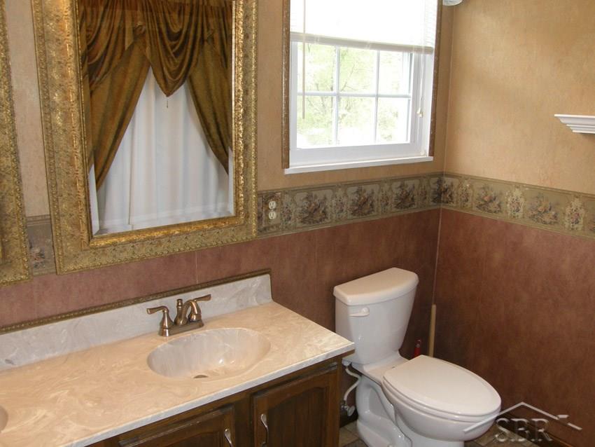 930 West Walnut Street St. Charles, MI 48655 - Photo 14 of 19 31247949-13.JPG