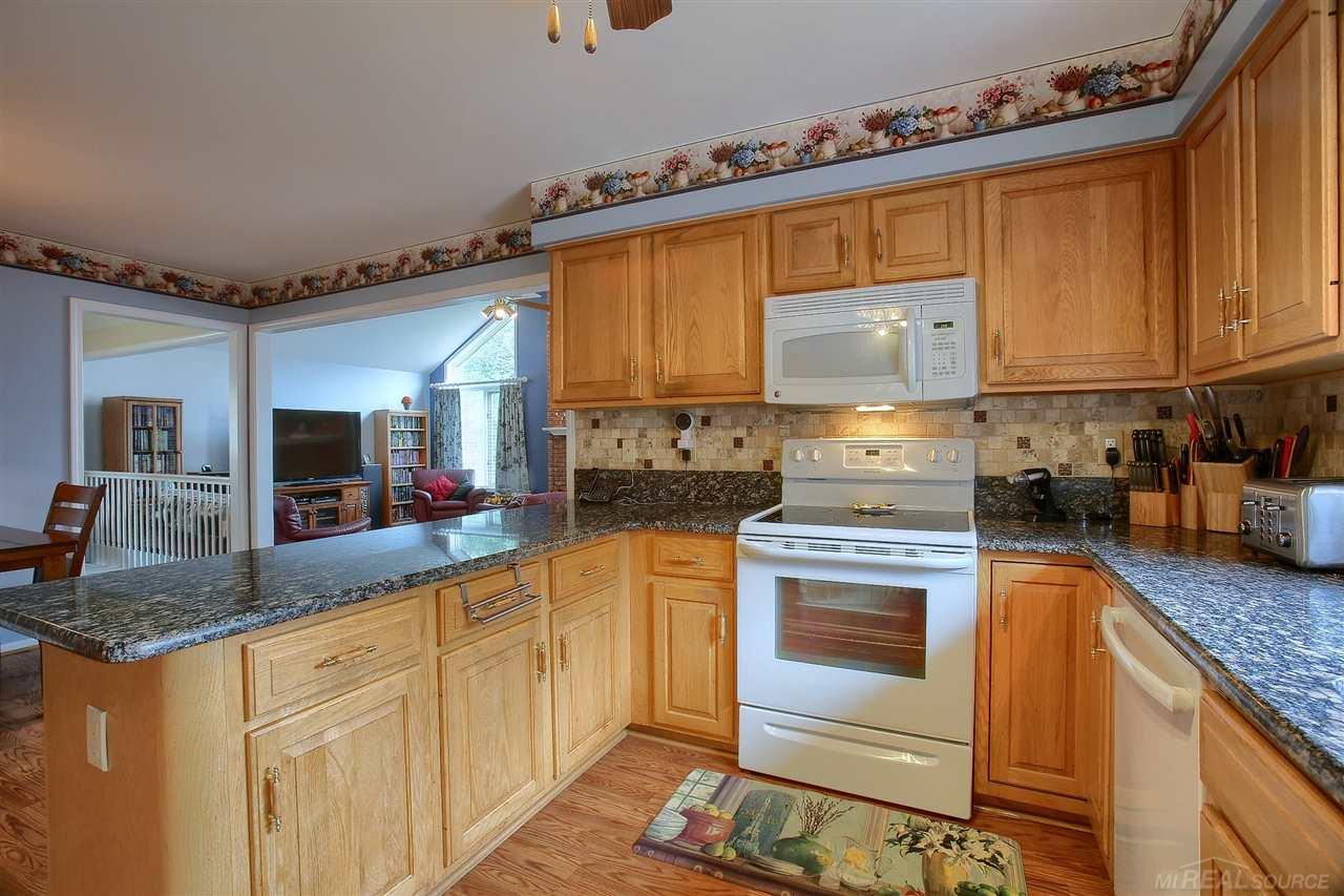 46324 Fairwind Road Macomb, MI 48044 - Photo 11 of 34