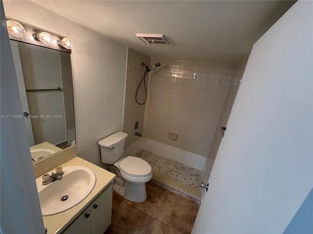 $264,000 | 7135 Northwest 179th Street, Unit 110, Hialeah, FL 33015