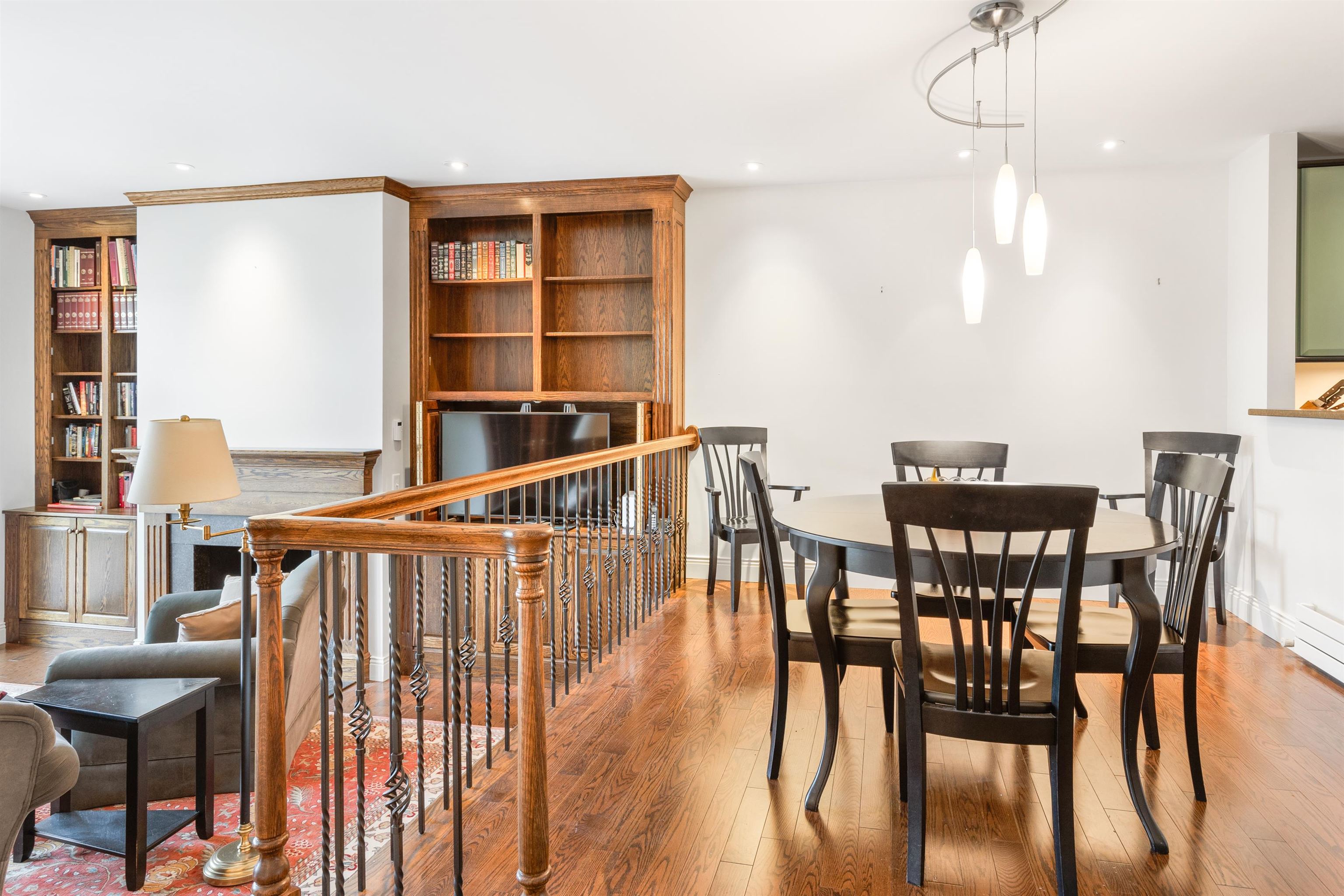 106 South Beach Road South Burlington, VT 05403 - Photo 4 of 38 Gallery Image 4