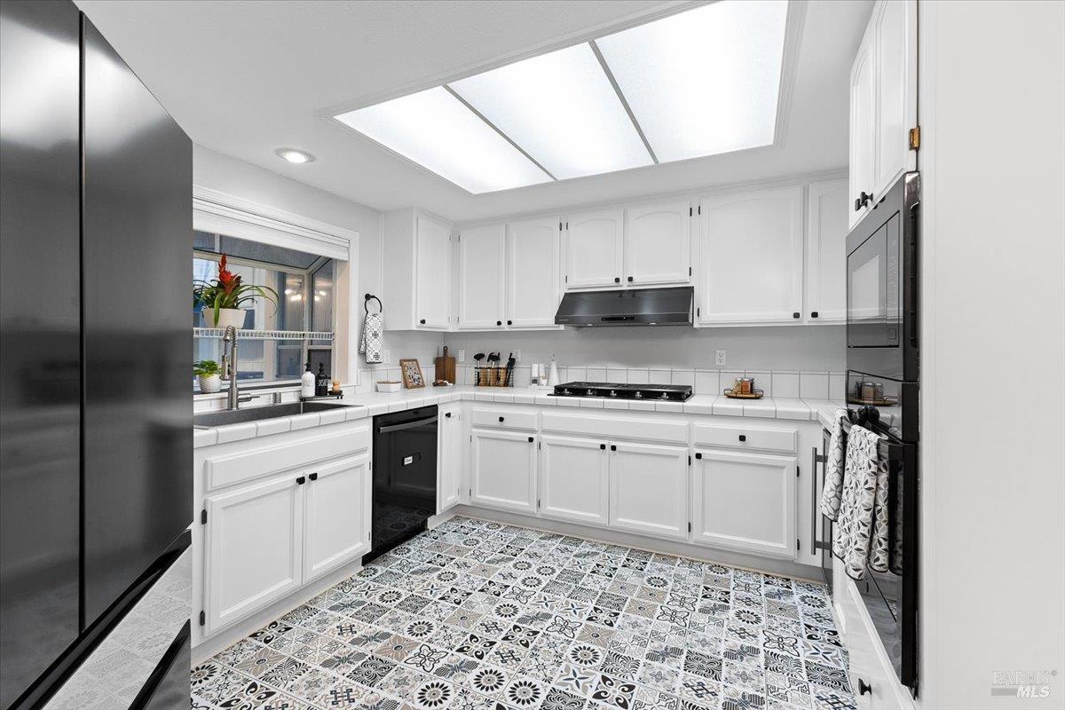 2070 Stonefield Lane Santa Rosa, CA 95403 - Photo 16 of 48