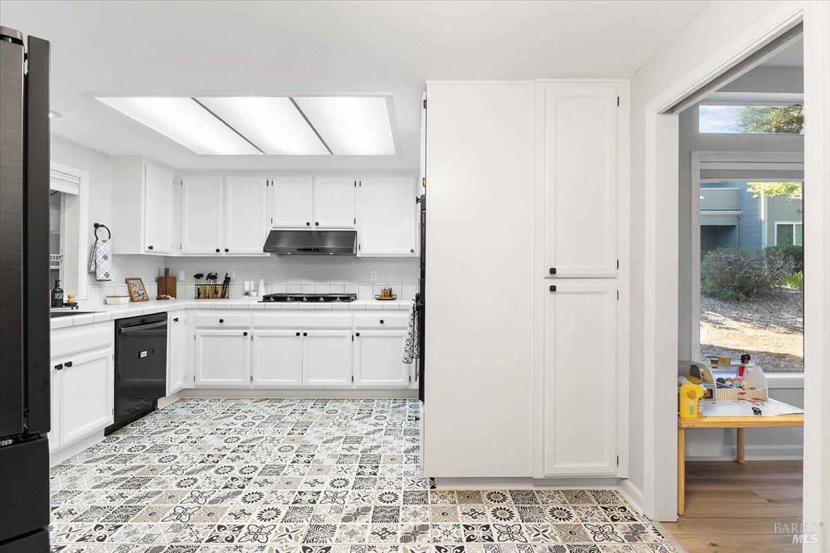 2070 Stonefield Lane Santa Rosa, CA 95403 - Photo 20 of 48