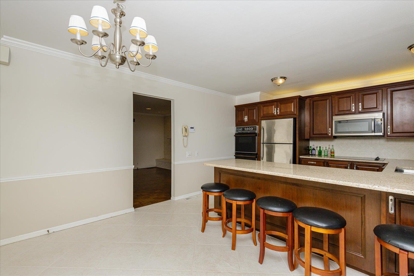 32 Ridgepoint Drive Chesterfield, MO 63017 - Photo 12 of 48 Gallery Image 12