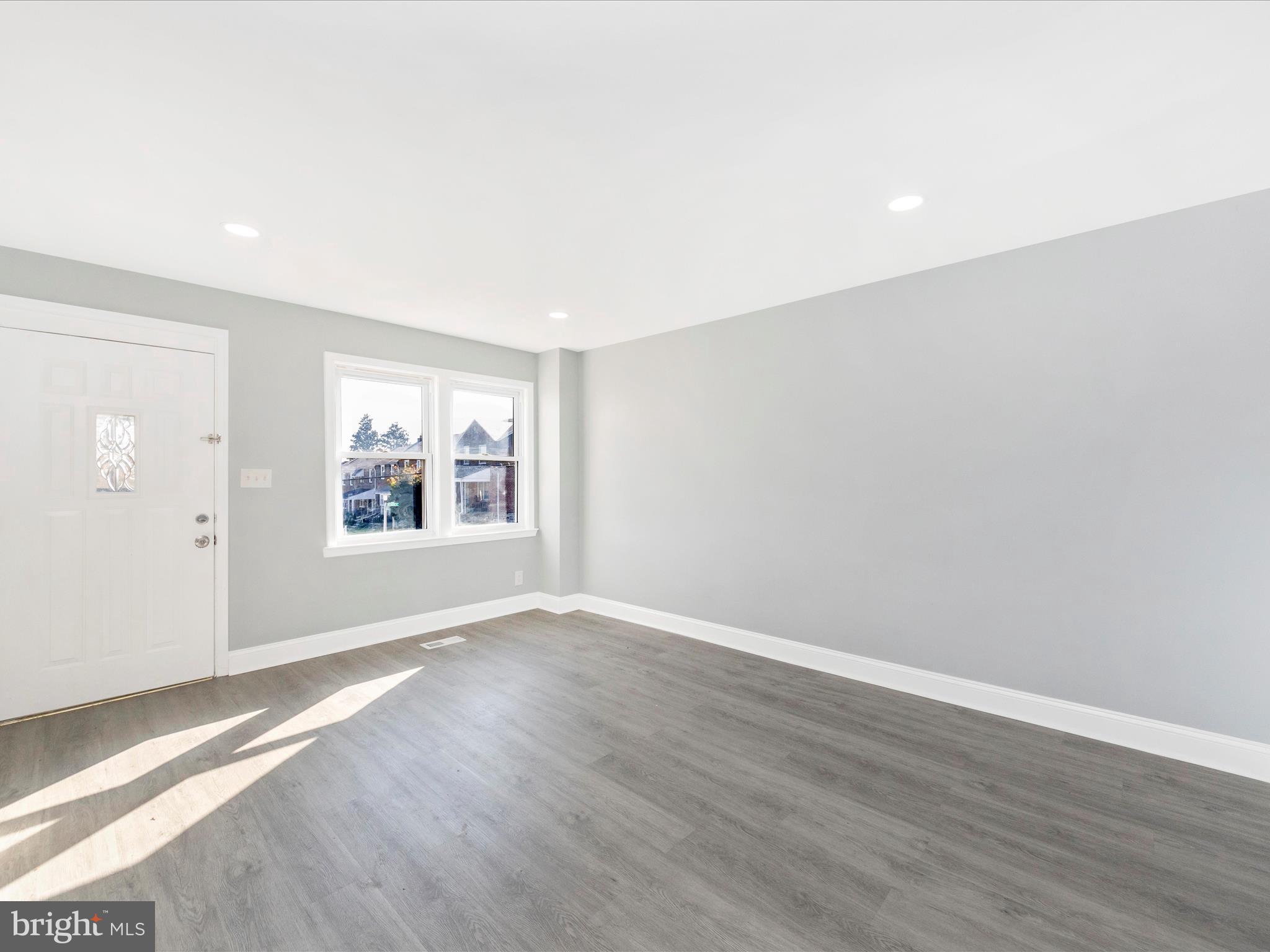 4006 Rexmere Road Baltimore, MD 21218 - Photo 6 of 49 Living Room