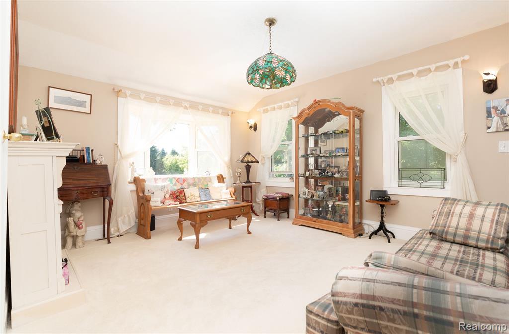 5360 Bentley Lake Road Howell, MI 48843 - Photo 12 of 38