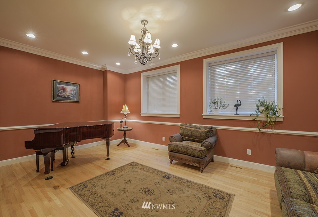 18315 East Spring Lake Drive Southeast Renton, WA 98058 - Photo 12 of 24 Gallery Image 12
