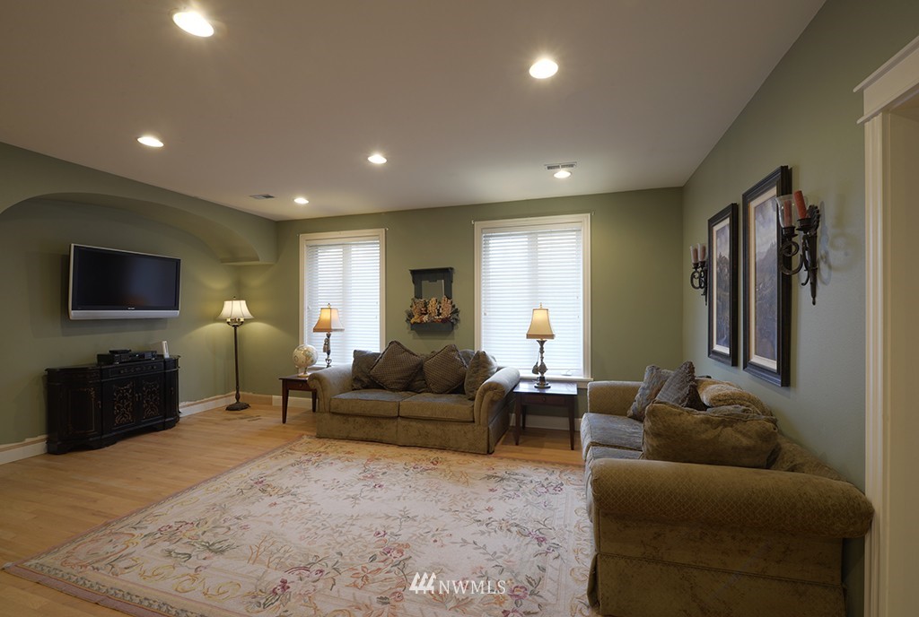 18315 East Spring Lake Drive Southeast Renton, WA 98058 - Photo 13 of 24 Gallery Image 13