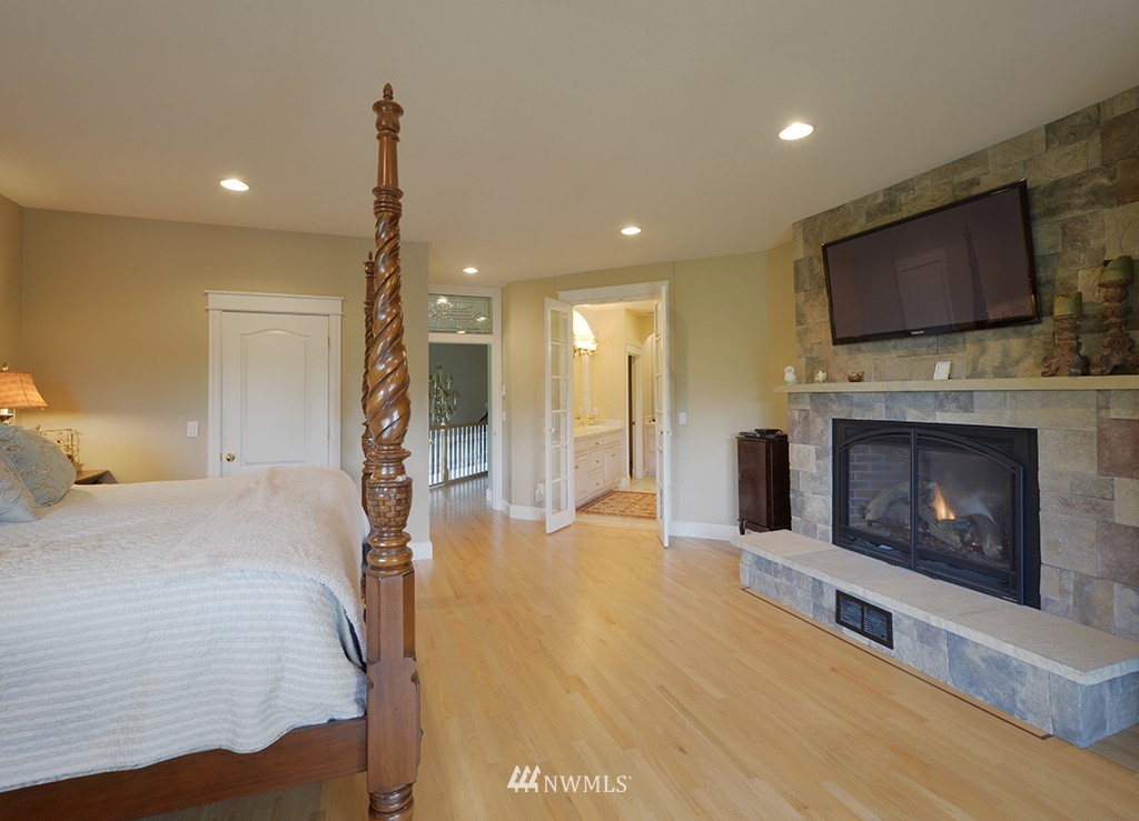18315 East Spring Lake Drive Southeast Renton, WA 98058 - Photo 15 of 24 Gallery Image 15