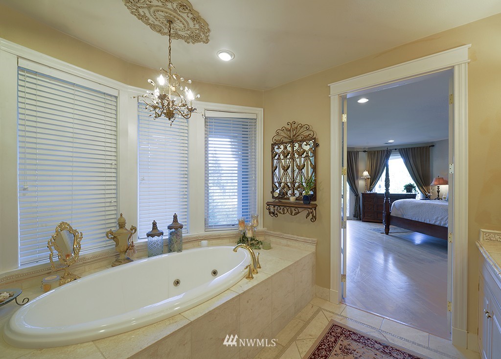 18315 East Spring Lake Drive Southeast Renton, WA 98058 - Photo 17 of 24 Gallery Image 17