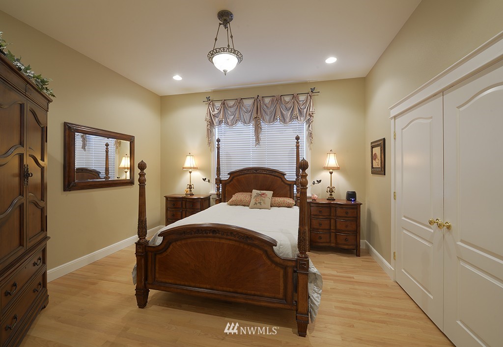 18315 East Spring Lake Drive Southeast Renton, WA 98058 - Photo 20 of 24 Gallery Image 20
