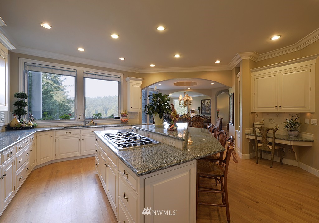 18315 East Spring Lake Drive Southeast Renton, WA 98058 - Photo 7 of 24 Gallery Image 7