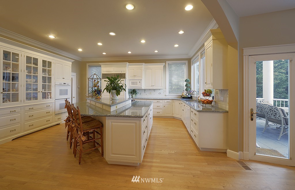 18315 East Spring Lake Drive Southeast Renton, WA 98058 - Photo 10 of 24 Gallery Image 10