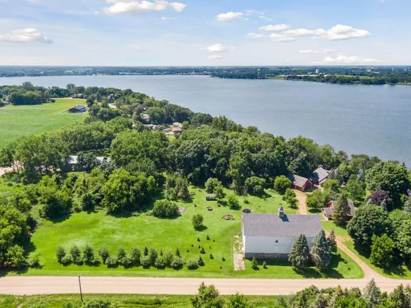 $824,000 | 8847 47th Street Southwest, Howard Lake, MN 55349