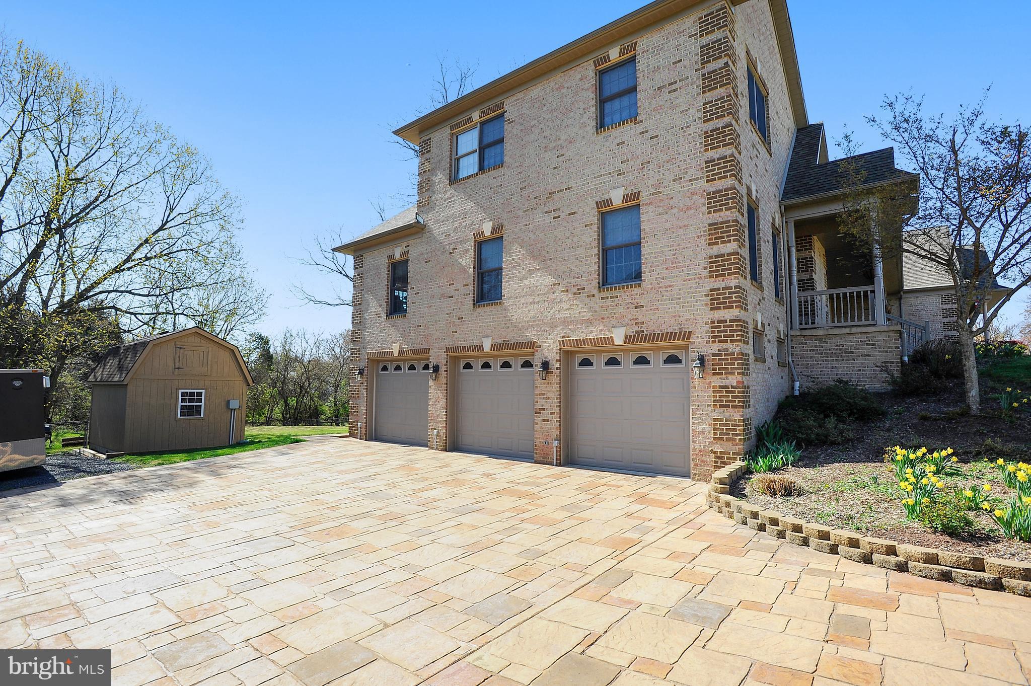3821 Chantilly Road Chantilly, VA 20151 - Photo 3 of 33 3 Car Garage