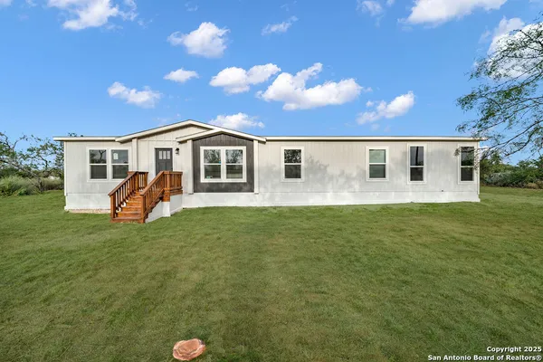 $299,950 | 149 County Road 2644, Devine, TX 78057