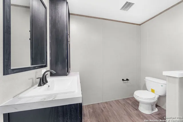 $299,950 | 149 County Road 2644, Devine, TX 78057