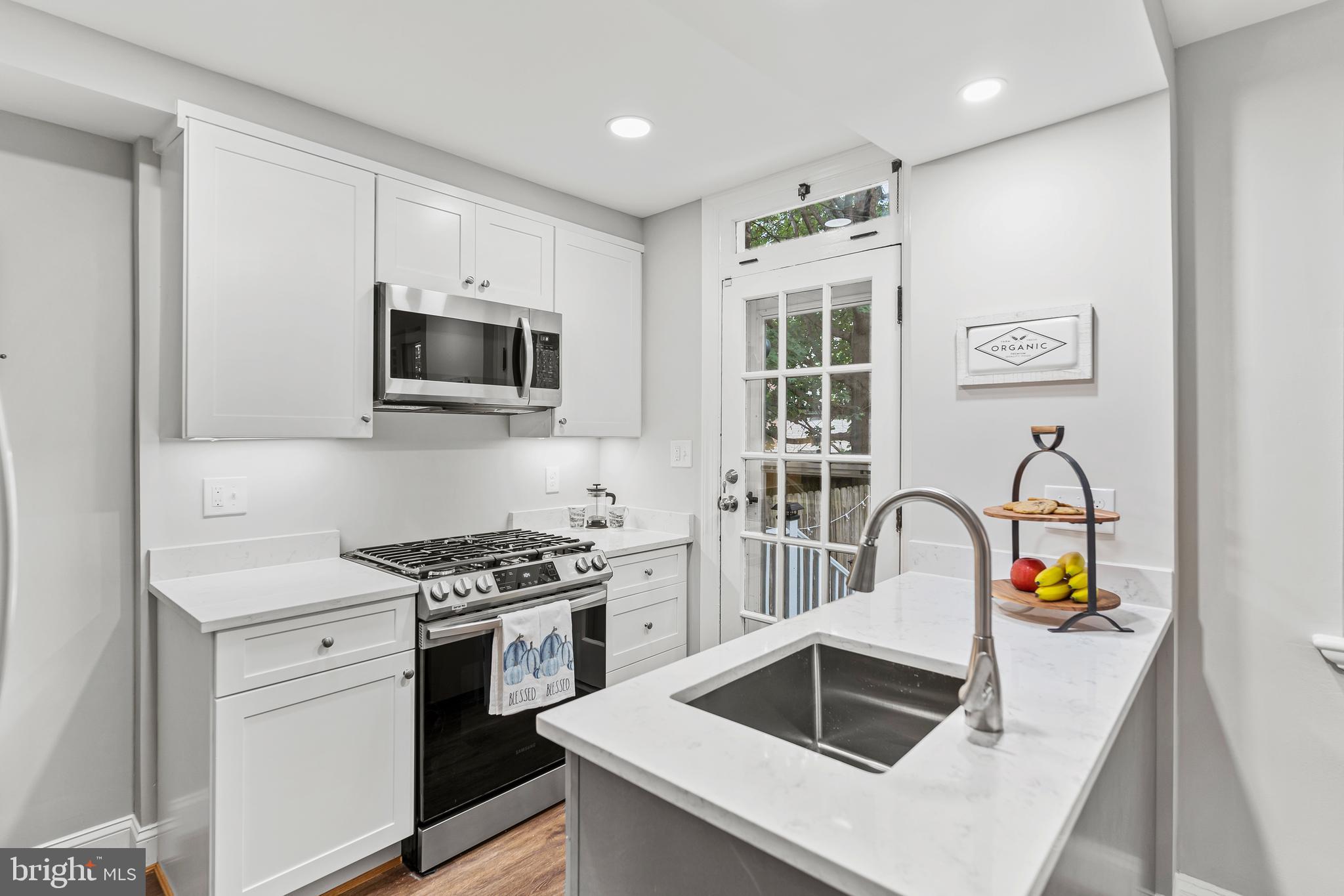 1112 Portner Road Alexandria, VA 22314 - Photo 12 of 55