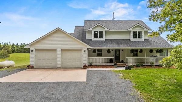 $715,000 | 2095 80th Street, Somerset, WI 54025