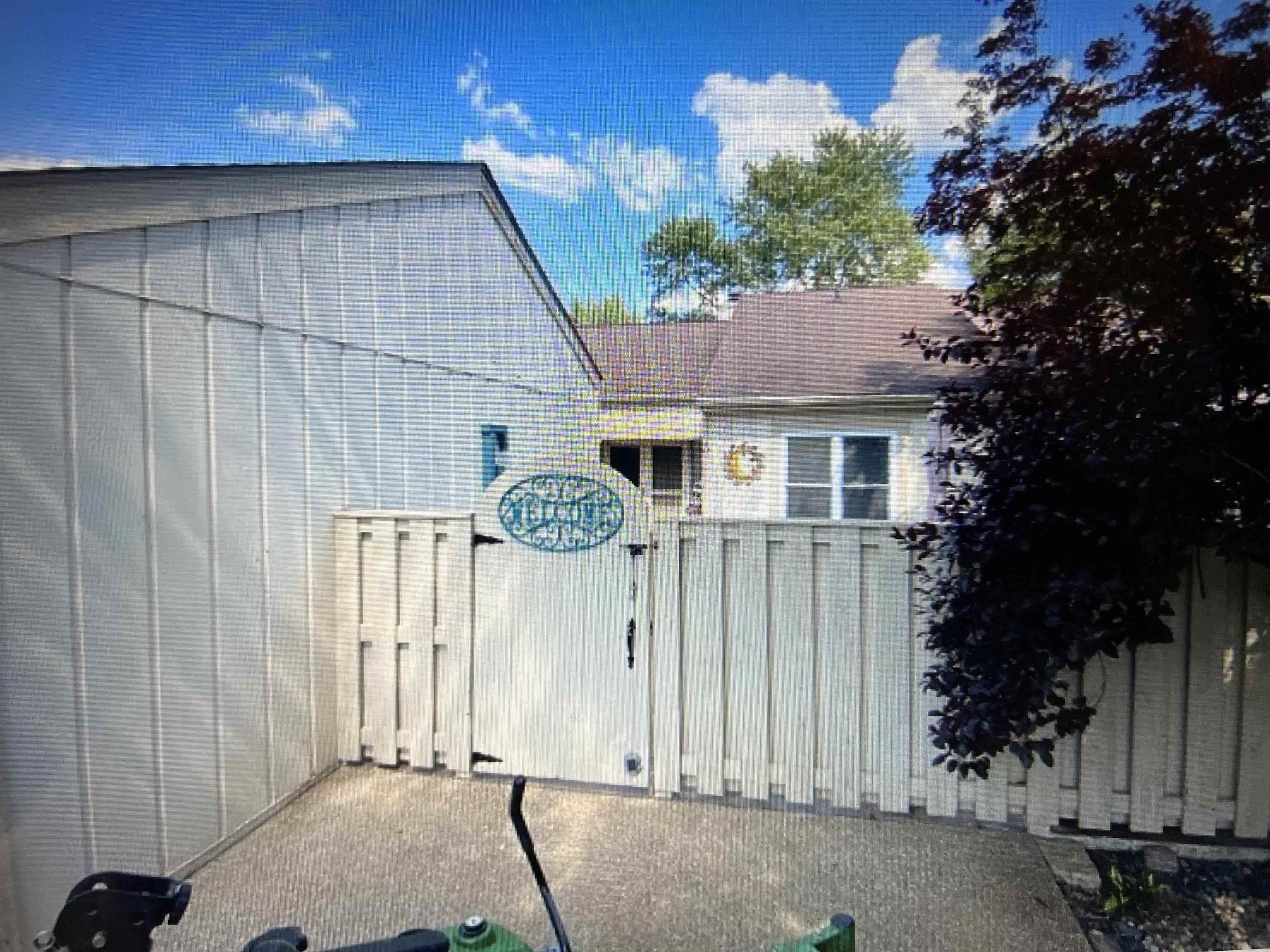 9145 Greenridge Lane, Bloomington, IN 47401 Compass