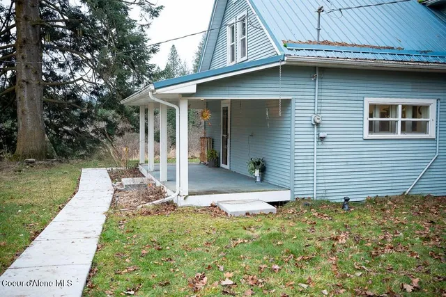 $299,000 | 27232 East Schoolhouse Loop, Cataldo, ID 83810