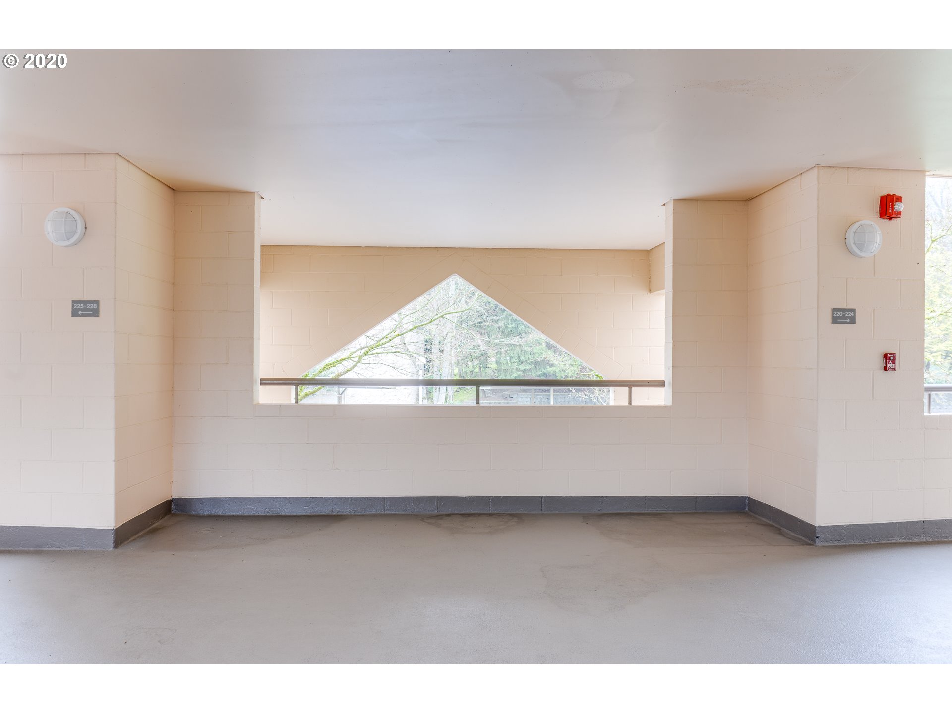 6625 West Burnside Road, Unit 223 Portland, OR 97225 - Photo 14 of 26 Gallery Image 14